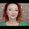 Makeup Collection – Red Lipstick Monster pokazuje jak podkreślić brwi
